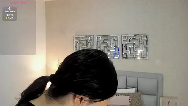 Snapshot of sofia__thompson chatting on 05-16-26, 01:02 sofia thompson online show from 05-16-26, 01:02