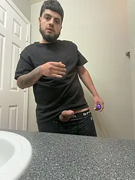 Zaddymatty2002 online show from 05-13-26, 06:11