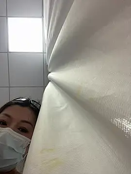 Snapshot of milkwine chatting on 06-03-26, 02:33 milkwine online show from 06-03-26, 02:33