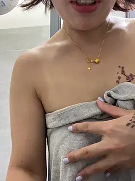 Snapshot of milkwine chatting on 06-07-26, 04:27 milkwine online show from 06-07-26, 04:27