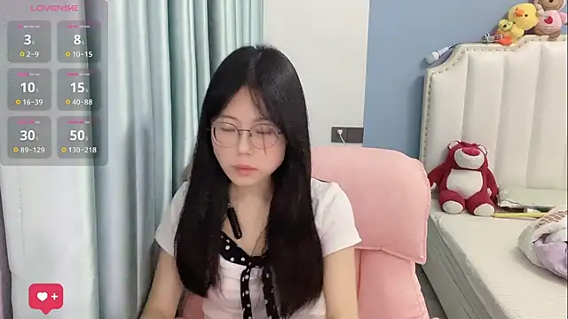 Snapshot of Luna-666 chatting on 06-12-26, 01:54 Luna-666 online show from 06-12-26, 01:54