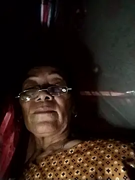 Snapshot of mouth22 chatting on 05-31-26, 01:58 mouth22 online show from 05-31-26, 01:58