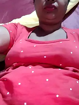 Snapshot of Gulapi_N chatting on 05-19-26, 12:05 Gulapi N online show from 05-19-26, 12:05