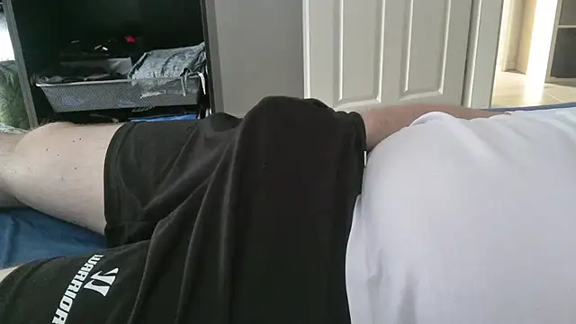 Snapshot of horny-bear89 chatting on 05-27-26, 04:04 horny-bear89 online show from 05-27-26, 04:04