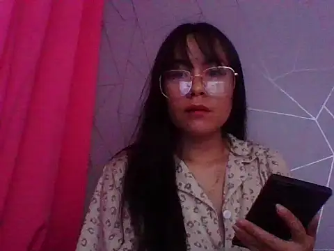 Snapshot of Bad_bish21 chatting on 06-11-26, 01:20 Bad bish21 online show from 06-11-26, 01:20