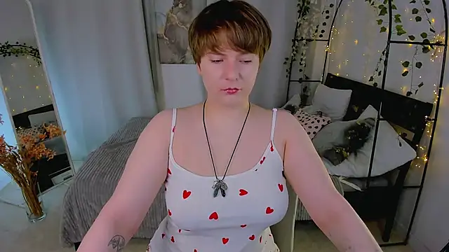 Snapshot of MelittaStorrie chatting on 05-09-26, 06:40 MelittaStorrie online show from 05-09-26, 06:40