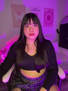 Snapshot of iEmily_ chatting on 05-17-26, 01:25 iEmily online show from 05-17-26, 01:25