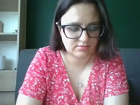 Snapshot of sensual_paris chatting on 06-19-26, 05:23 sensual paris online show from 06-19-26, 05:23
