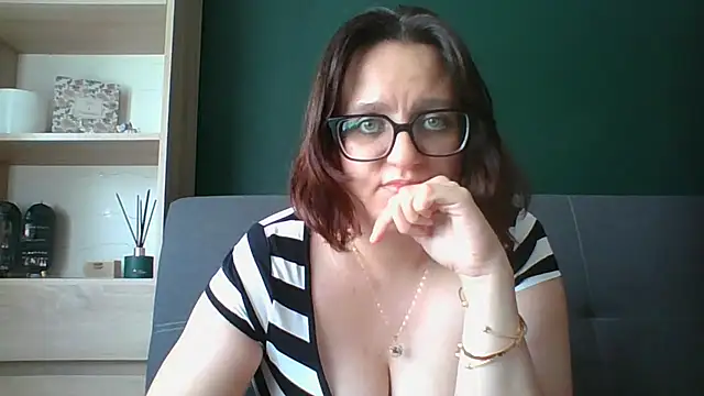 Snapshot of sensual_paris chatting on 07-28-26, 11:17 sensual paris online show from 07-28-26, 11:17