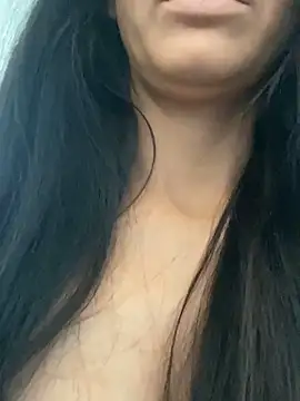 lucyluvxx online show from 04-28-26, 02:33