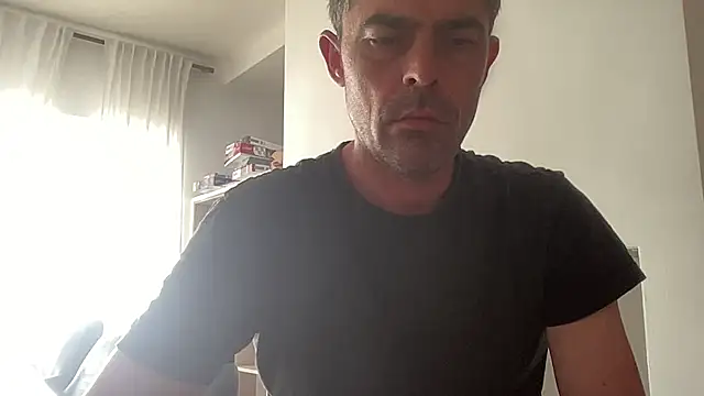 Snapshot of Riccardo86xx chatting on 05-03-26, 01:50 Riccardo86xx online show from 05-03-26, 01:50