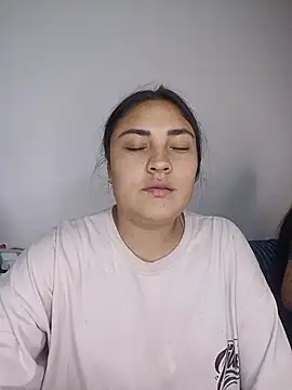 Snapshot of -brendda- chatting on 06-19-26, 11:52 -brendda- online show from 06-19-26, 11:52