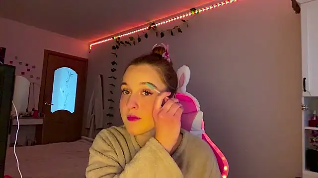 TrixyPaw online show from 04-28-26, 08:41