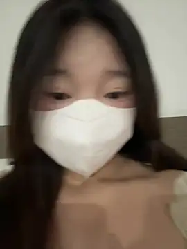 Snapshot of Ni_Tran chatting on 07-15-26, 08:08 Ni Tran online show from 07-15-26, 08:08