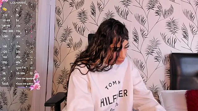 SophiaRivers online show from 05-07-26, 12:21