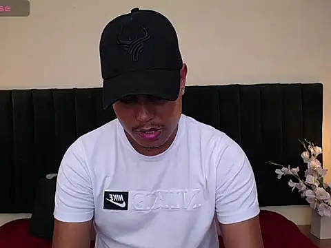 Snapshot of noah_oliver1 chatting on 05-07-26, 07:19 noah oliver1 online show from 05-07-26, 07:19