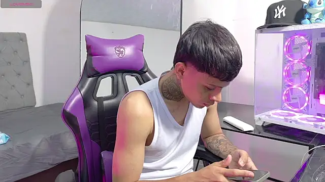 Masterjustin4444 online show from 04-27-26, 07:56