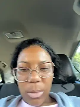 HoneyXeek online show from 04-27-26, 08:18