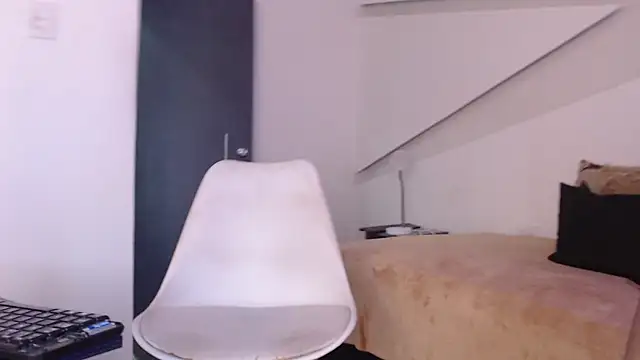 Snapshot of Kendallx0_ chatting on 06-29-26, 03:35 Kendallx0 online show from 06-29-26, 03:35