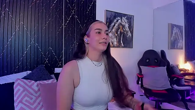 Snapshot of Bonnie_Rider chatting on 05-22-26, 05:14 Bonnie Rider online show from 05-22-26, 05:14