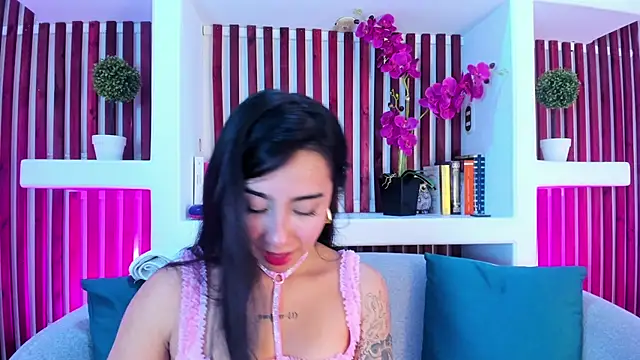 Snapshot of AshleyGross_ chatting on 05-18-26, 07:52 AshleyGross online show from 05-18-26, 07:52