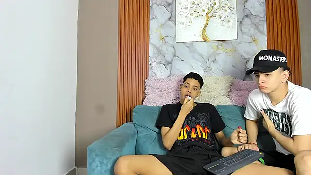 Snapshot of LOVE_GUYS1 chatting on 05-18-26, 01:17 LOVE GUYS1 online show from 05-18-26, 01:17