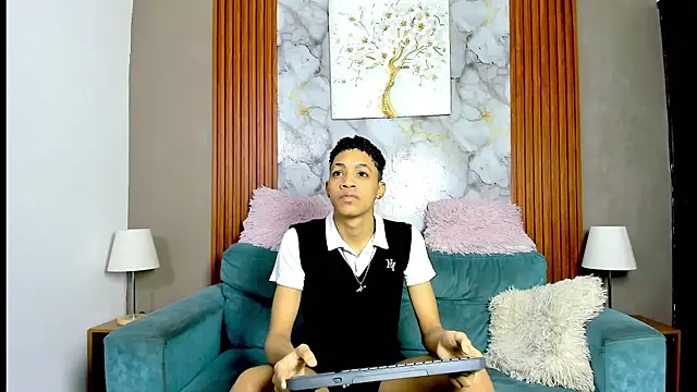 Snapshot of LOVE_GUYS1 chatting on 05-22-26, 01:17 LOVE GUYS1 online show from 05-22-26, 01:17