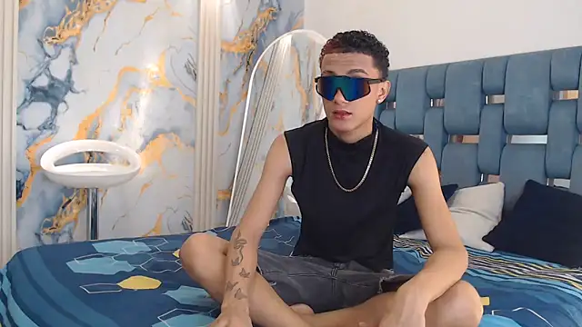Snapshot of KING_BOYS2026 chatting on 05-29-26, 01:36 KING BOYS2026 online show from 05-29-26, 01:36