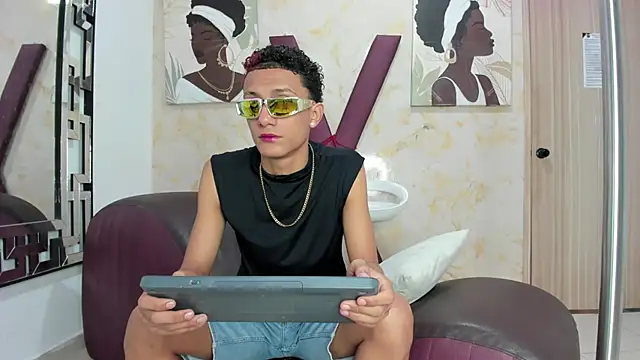 Snapshot of KING_BOYS2026 chatting on 06-11-26, 01:38 KING BOYS2026 online show from 06-11-26, 01:38