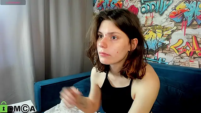 Snapshot of Kira_Be11 chatting on 06-16-26, 01:08 Kira Be11 online show from 06-16-26, 01:08