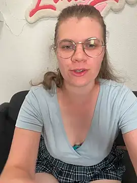 Snapshot of Lina-Love chatting on 06-25-26, 06:45 Lina-Love online show from 06-25-26, 06:45