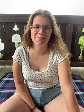 Snapshot of Lina-Love chatting on 06-30-26, 06:58 Lina-Love online show from 06-30-26, 06:58