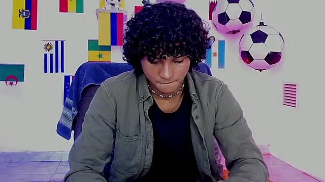 Snapshot of hades_derox_ chatting on 07-18-26, 12:26 hades derox online show from 07-18-26, 12:26
