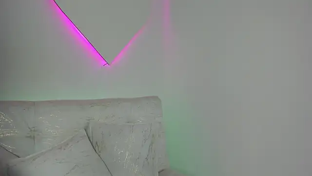Snapshot of LiaCampbell_ chatting on 05-13-26, 09:55 LiaCampbell online show from 05-13-26, 09:55