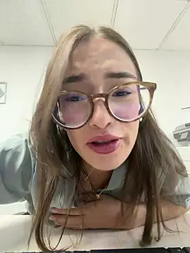 Snapshot of Sweet_Milaa1 chatting on 08-03-26, 07:50 Sweet Milaa1 online show from 08-03-26, 07:50