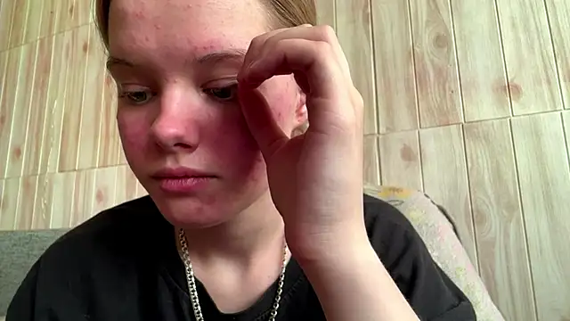 Snapshot of Malinwitch chatting on 06-19-26, 03:16 Malinwitch online show from 06-19-26, 03:16