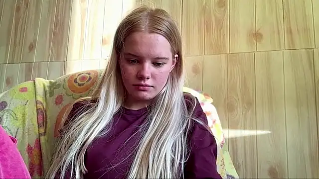 Snapshot of Malinwitch chatting on 06-24-26, 03:11 Malinwitch online show from 06-24-26, 03:11