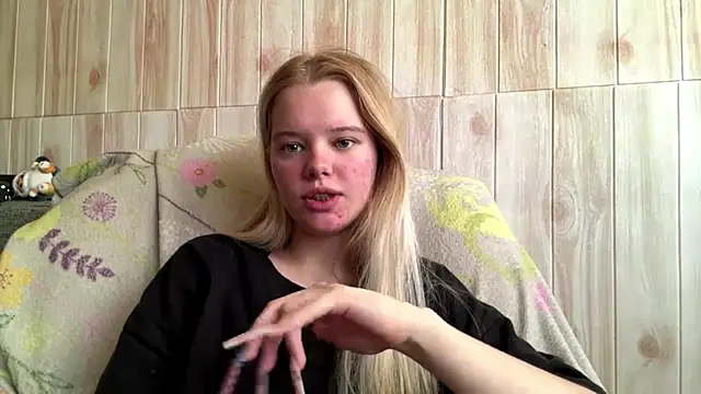 Snapshot of Malinwitch chatting on 07-04-26, 07:14 Malinwitch online show from 07-04-26, 07:14