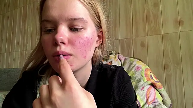 Snapshot of Malinwitch chatting on 07-07-26, 01:48 Malinwitch online show from 07-07-26, 01:48
