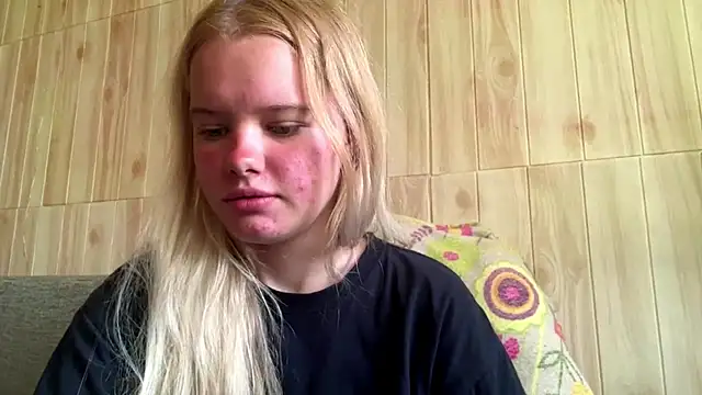 Snapshot of Malinwitch chatting on 07-14-26, 05:23 Malinwitch online show from 07-14-26, 05:23