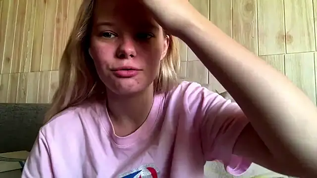 Snapshot of Malinwitch chatting on 07-23-26, 05:38 Malinwitch online show from 07-23-26, 05:38