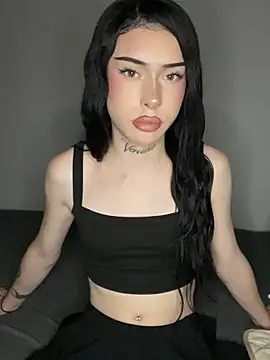 Snapshot of hailiechyll chatting on 06-01-26, 10:11 hailiechyll online show from 06-01-26, 10:11