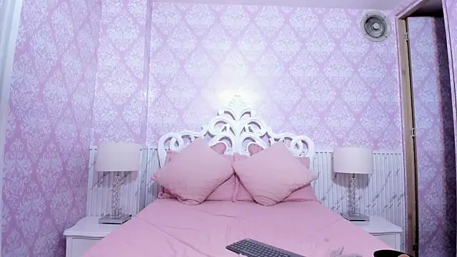 Miabloom19  online show from 06-18-26, 11:31