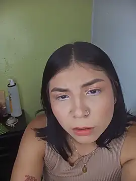 Snapshot of PequenaNena chatting on 05-18-26, 07:52 PequenaNena online show from 05-18-26, 07:52