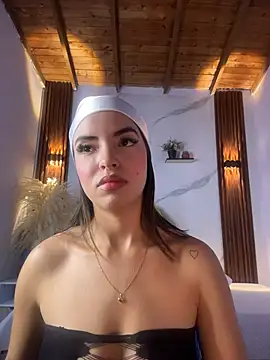 Snapshot of catalina_lafer chatting on 05-31-26, 01:18 catalina lafer online show from 05-31-26, 01:18