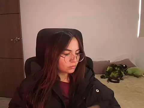 Snapshot of abbyyandmaxx chatting on 06-30-26, 04:08 abbyyandmaxx online show from 06-30-26, 04:08