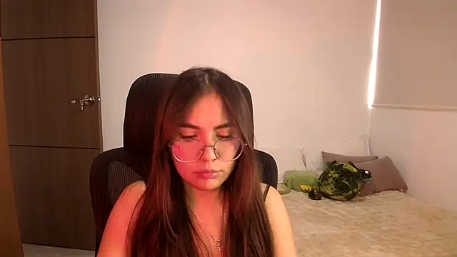 Snapshot of abbyyandmaxx chatting on 07-10-26, 03:36 abbyyandmaxx online show from 07-10-26, 03:36