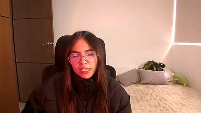 Snapshot of abbyyandmaxx chatting on 07-22-26, 02:53 abbyyandmaxx online show from 07-22-26, 02:53
