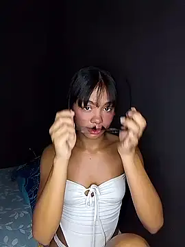 Snapshot of Floresitacampe chatting on 05-10-26, 10:04 Floresitacampe online show from 05-10-26, 10:04