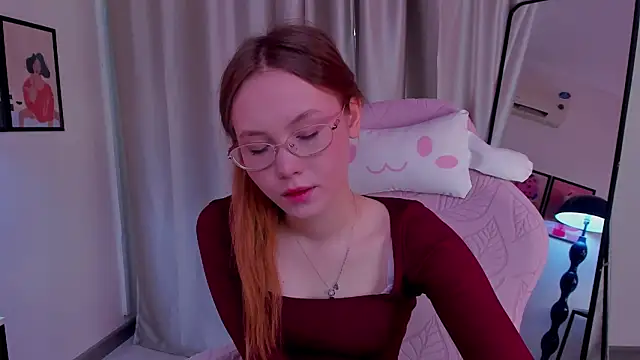 FloraLarsson online show from 05-08-26, 04:18